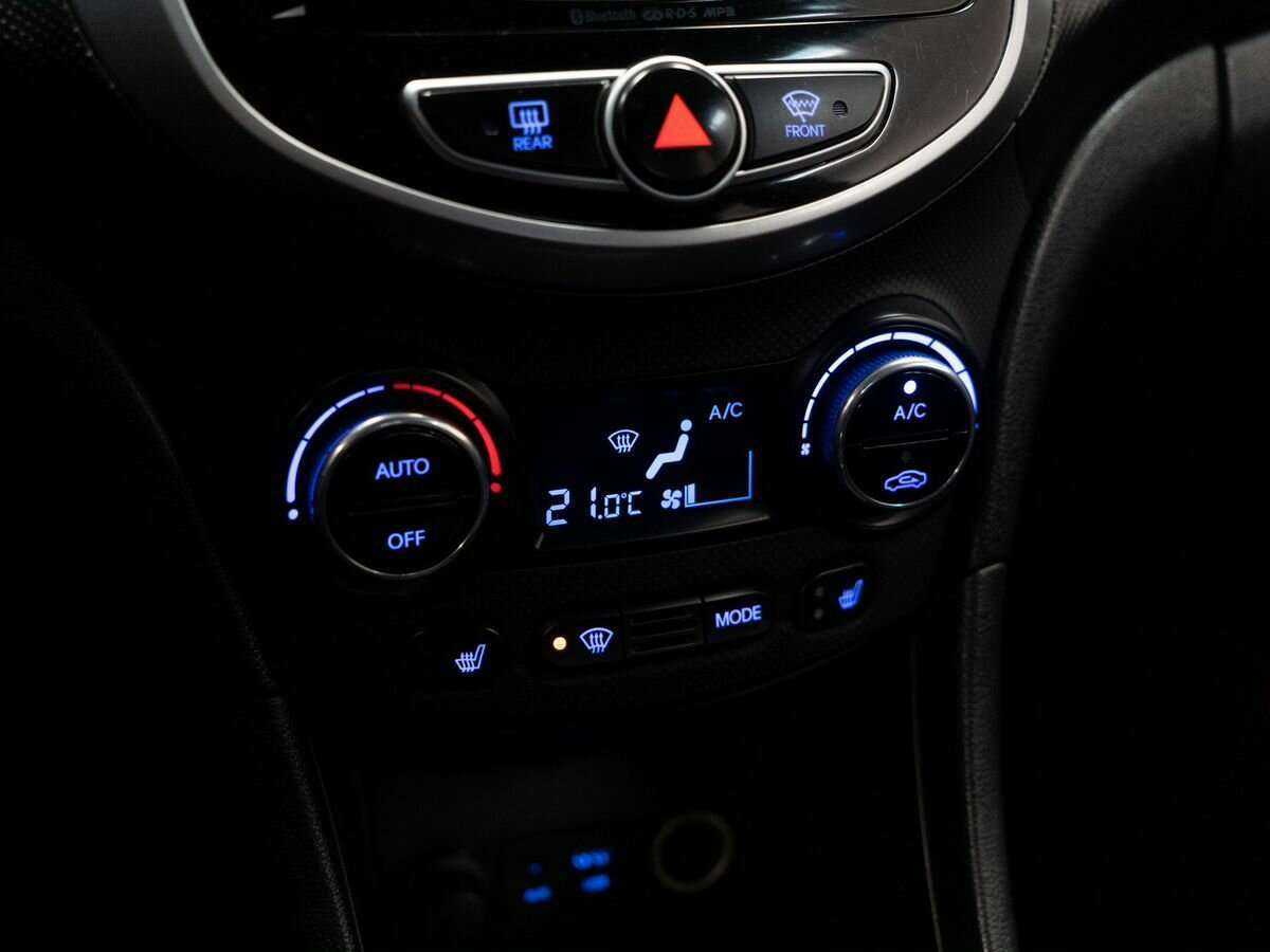 Купить Hyundai Solaris, 2015, 146 990 км, фото №13