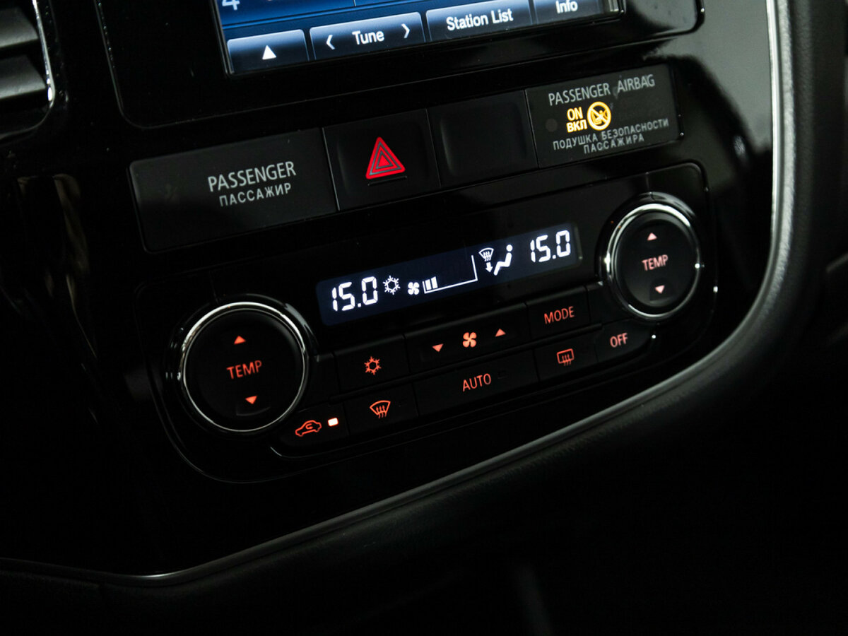 Купить Mitsubishi Outlander III Рестайлинг 2, 2016, 111 182 км, фото №16