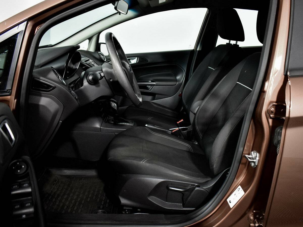 Купить Ford Fiesta Mk6 Рестайлинг, 2016, 94 680 км, фото №10