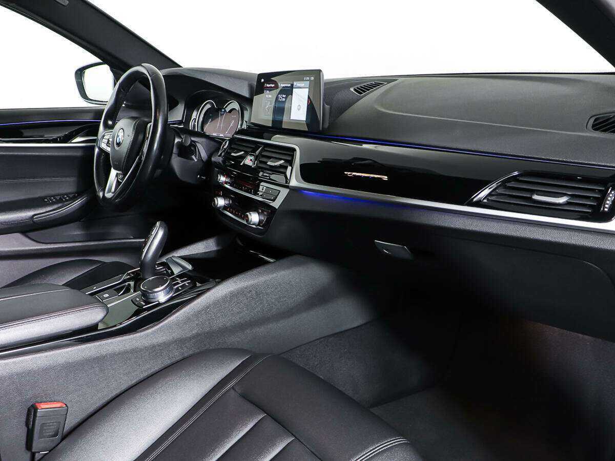Купить BMW 5 серии 520d, 2017, 223 406 км, фото №11