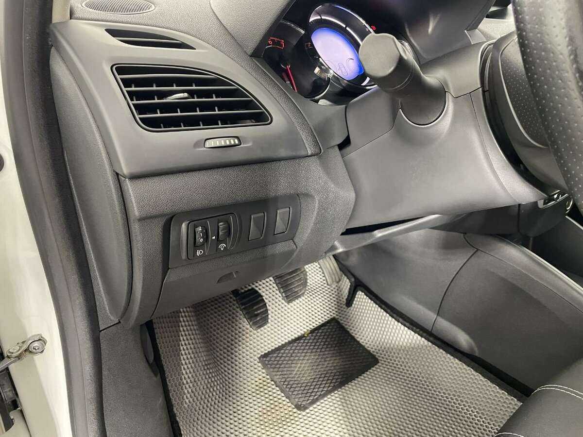 Купить Renault Fluence, 2015, 187 681 км, фото №9