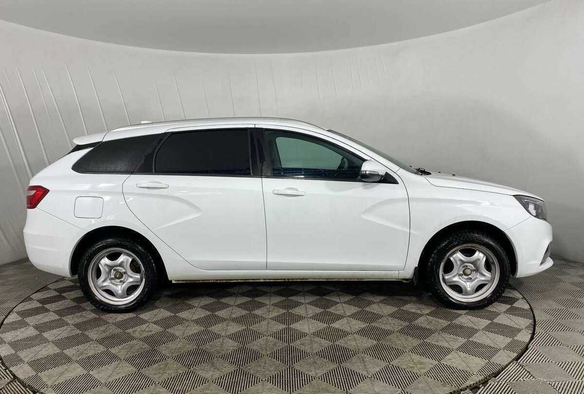 Купить Lada (ВАЗ) Vesta SW, 2019, 70 201 км, фото №4
