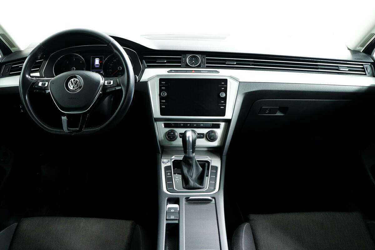 Купить Volkswagen Passat, 2019, 121 347 км, фото №11