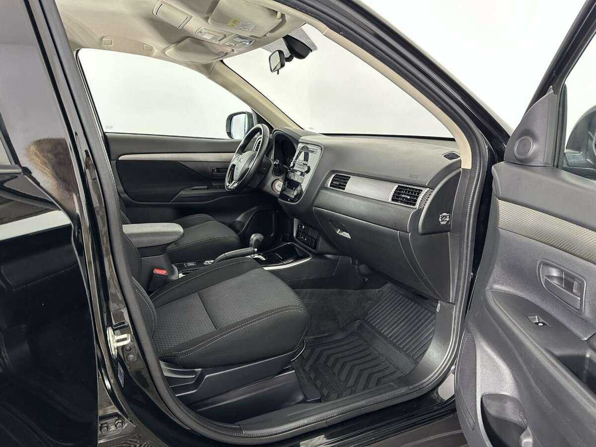Купить Mitsubishi Outlander, 2017, 146 761 км, фото №14
