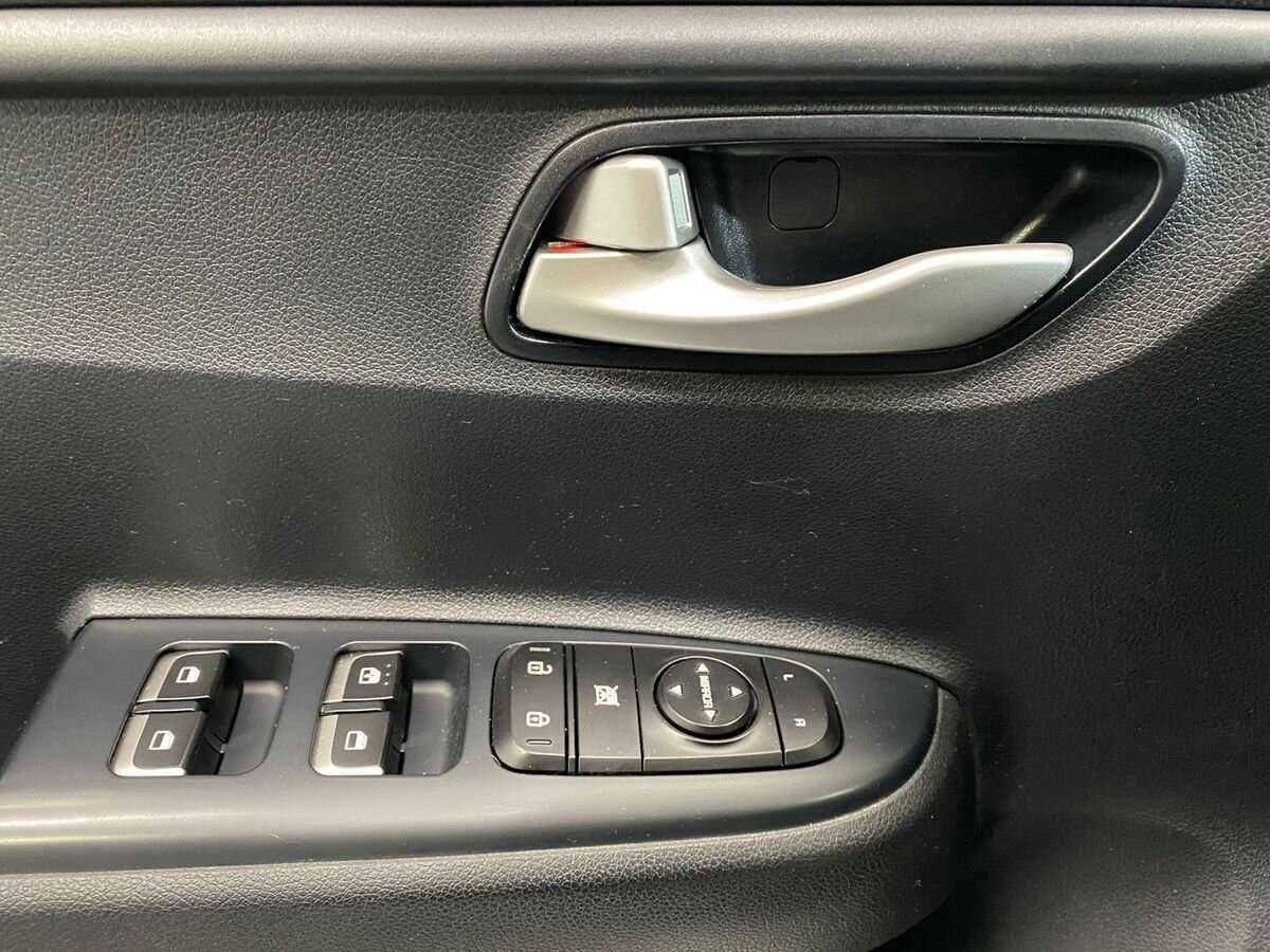 Купить Kia Rio X-Line, 2019, 99 503 км, фото №18