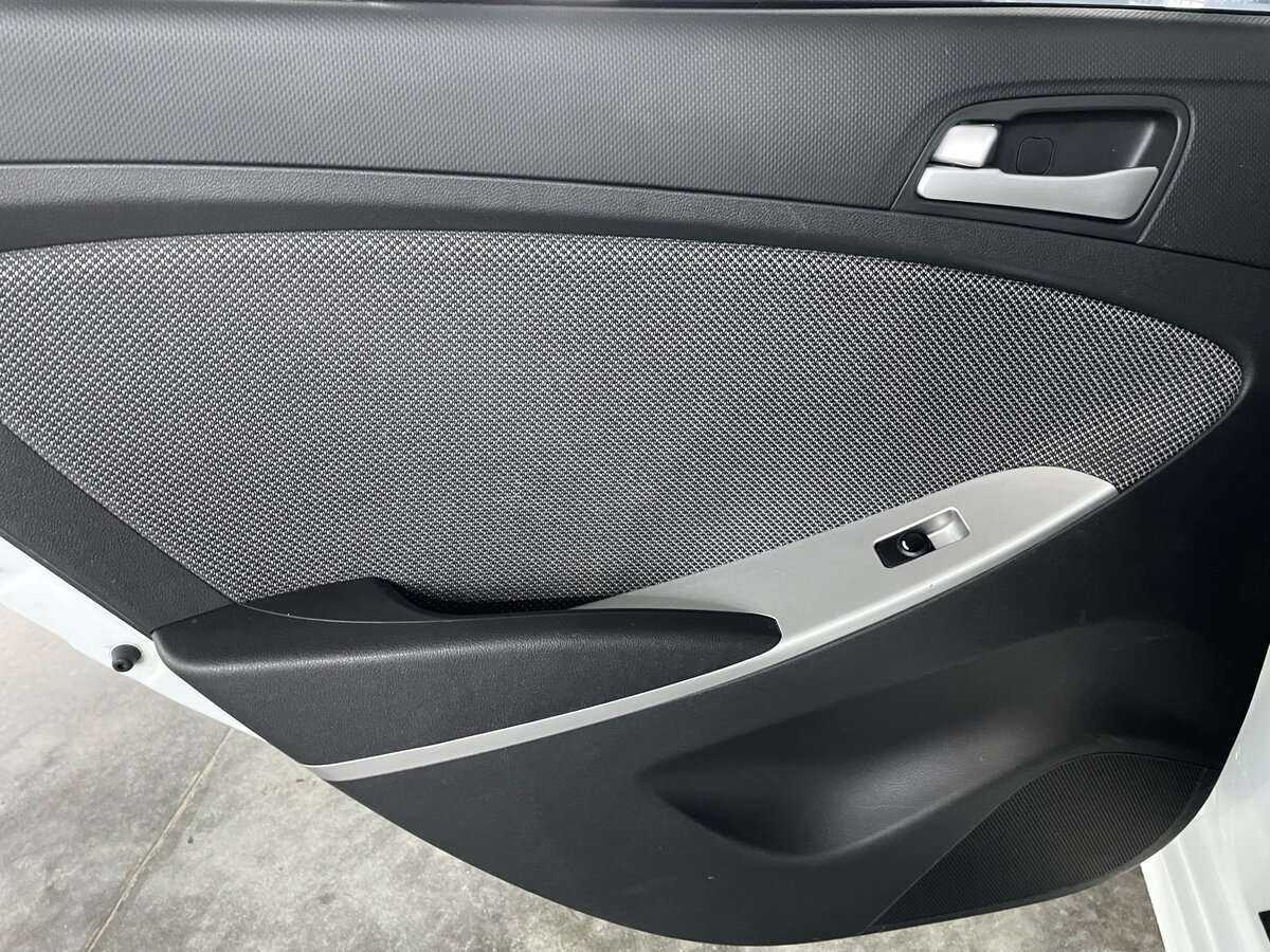 Купить Hyundai Solaris, 2013, 203 406 км, фото №19