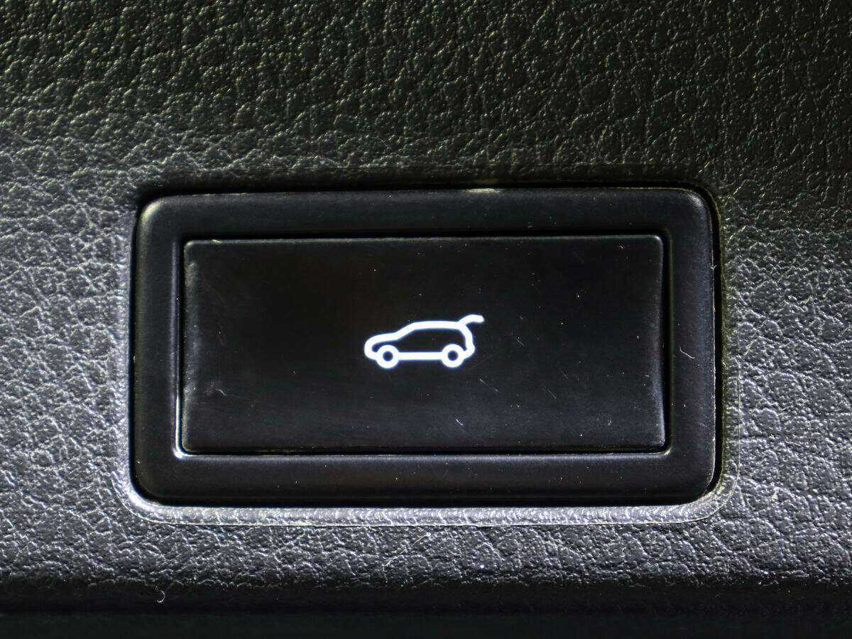 Купить Volkswagen Touareg, 2012, 200 985 км, фото №17