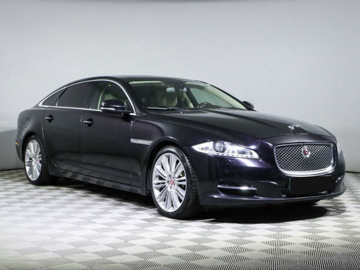Jaguar XJ
