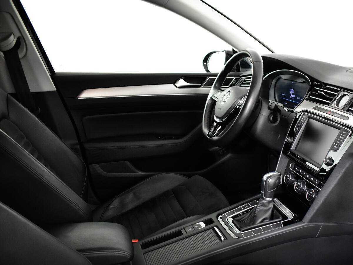 Купить Volkswagen Passat, 2016, 80 446 км, фото №9
