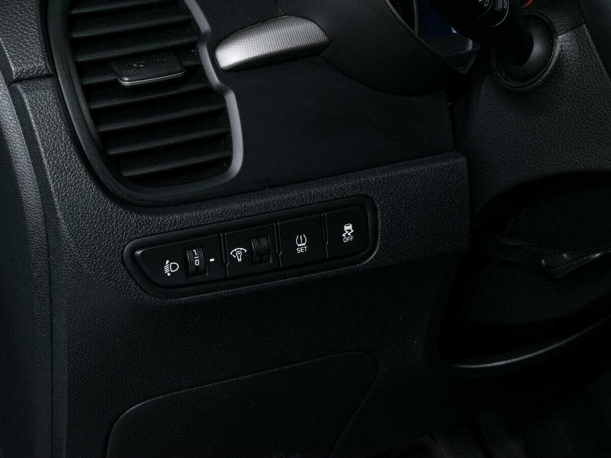 Купить Kia Rio X-Line, 2019, 65 326 км, фото №16