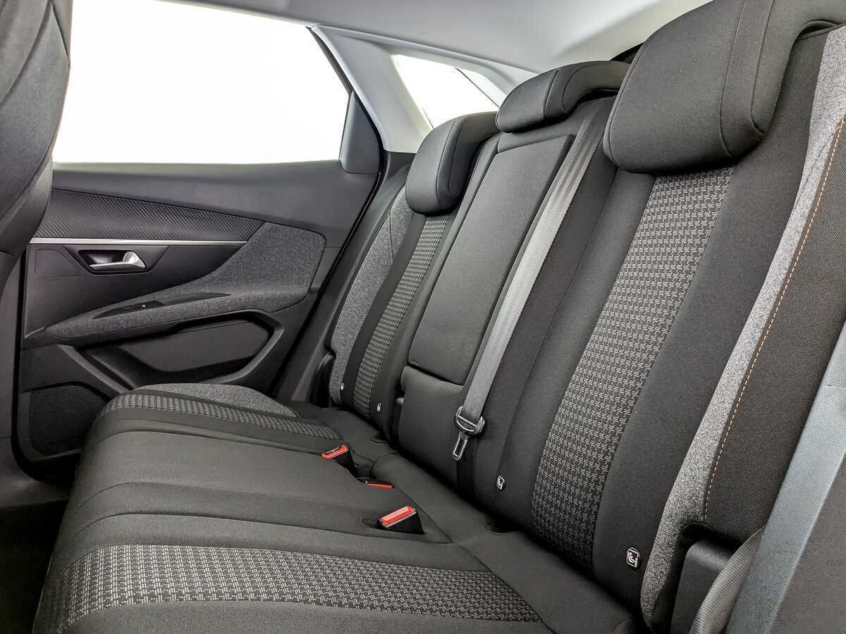 Купить Peugeot 3008, 2017, 30 685 км, фото №10