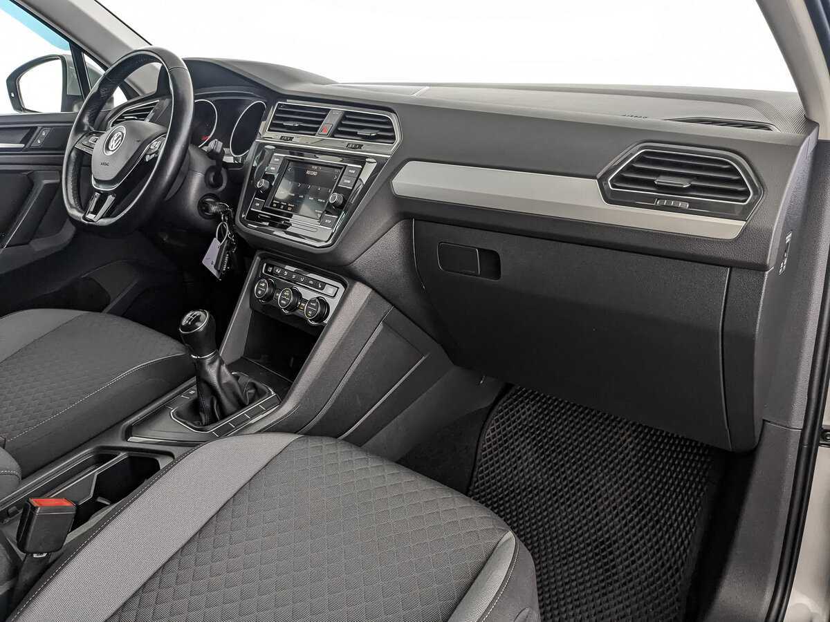 Купить Volkswagen Tiguan, 2019, 70 206 км, фото №9