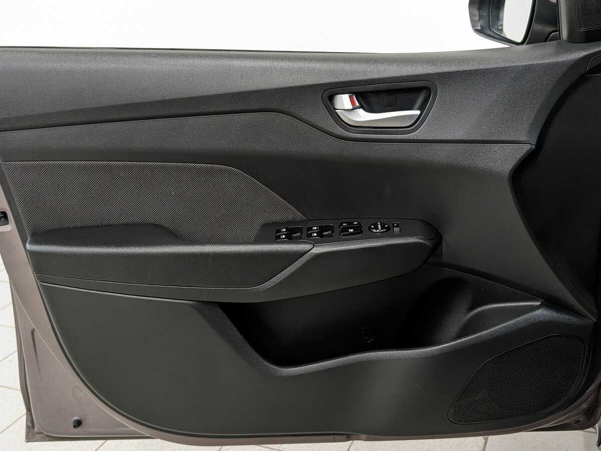 Купить Hyundai Solaris, 2018, 129 664 км, фото №15