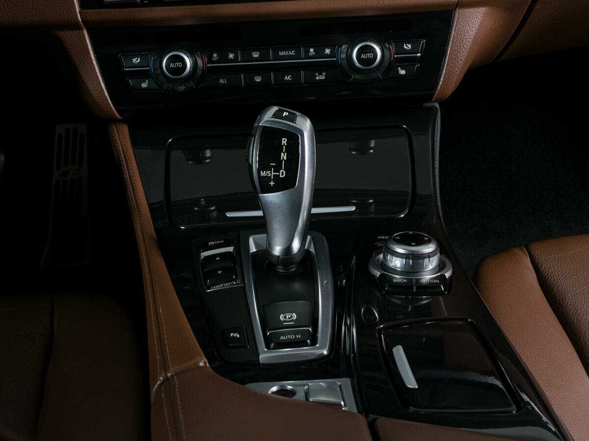 Купить BMW 5 серии 520i, 2013, 177 941 км, фото №12