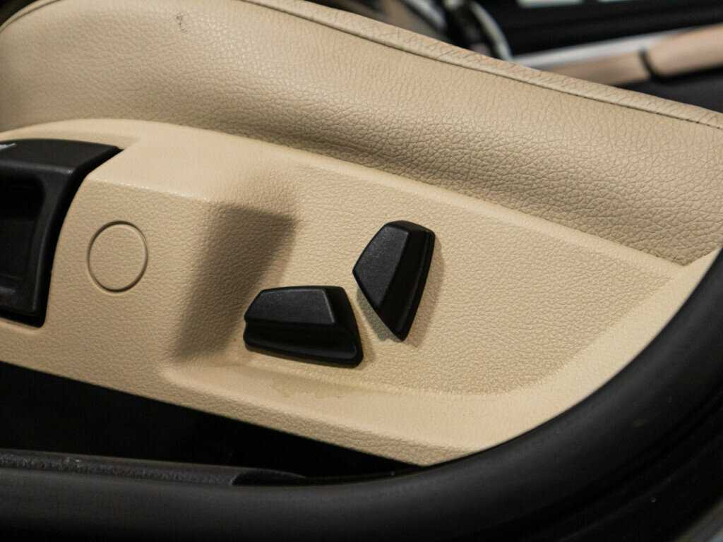 Купить BMW 5 серии 528i, 2012, 235 328 км, фото №20