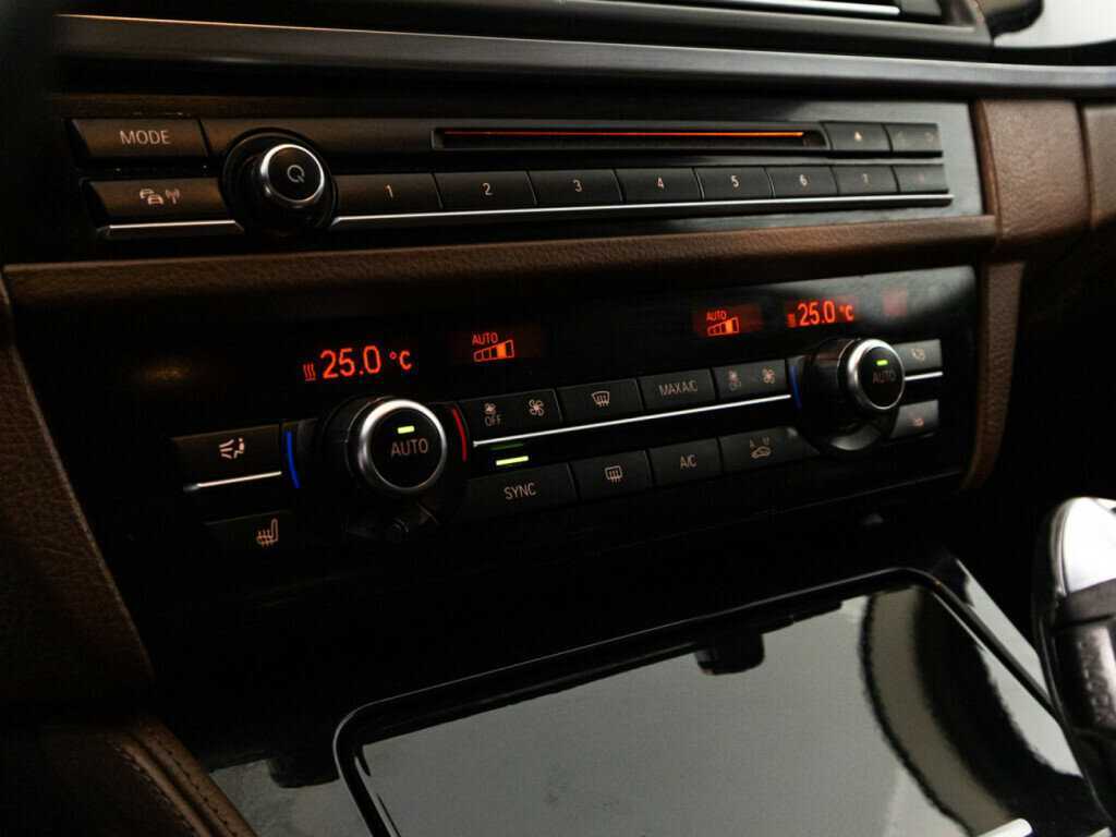 Купить BMW 5 серии 520d, 2015, 167 388 км, фото №16