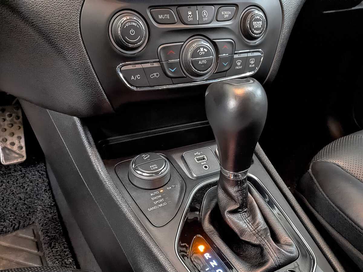 Купить Jeep Cherokee, 2019, 54 809 км, фото №25