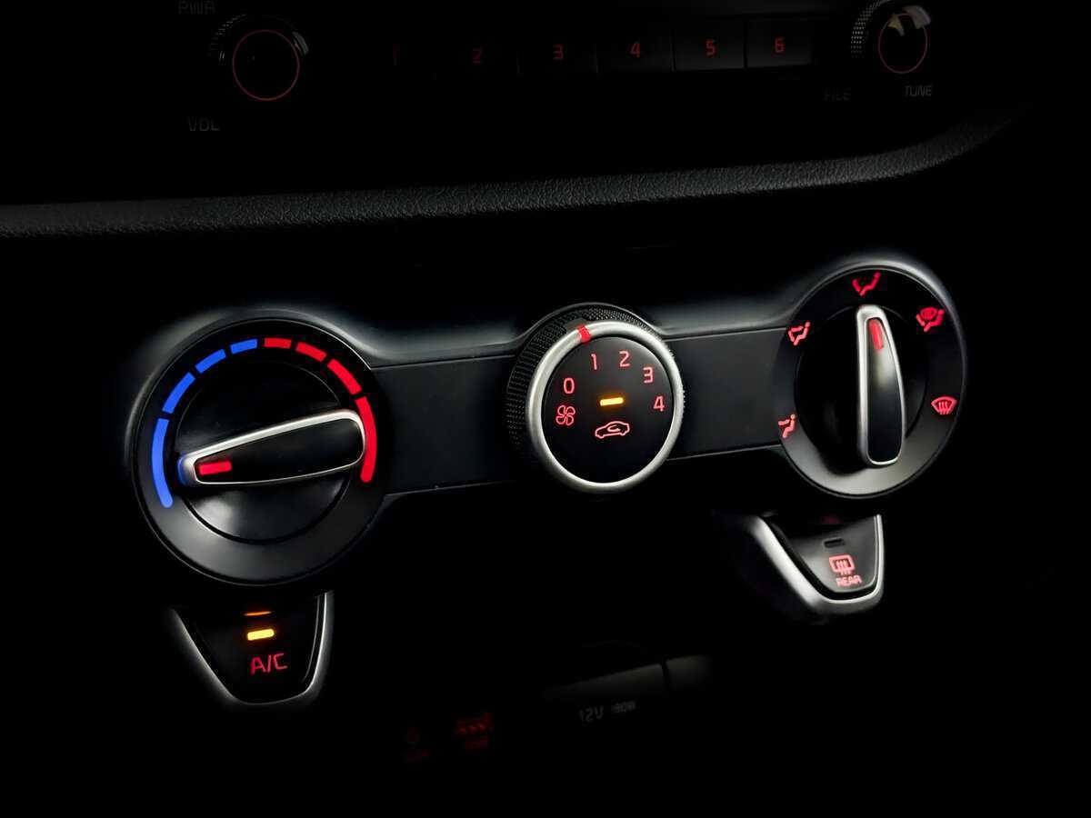 Купить Kia Rio X-Line, 2019, 151 365 км, фото №25