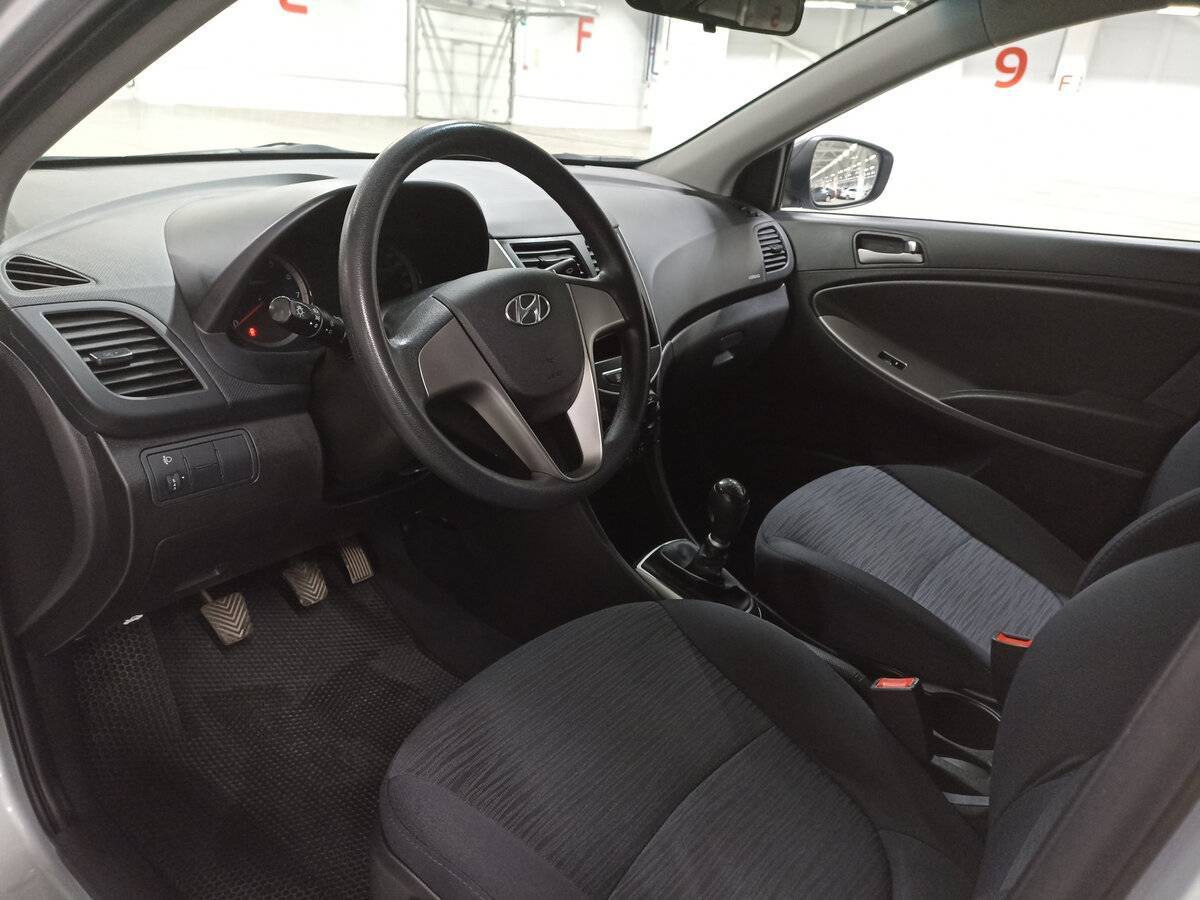 Купить Hyundai Solaris, 2016, 80 397 км, фото №16