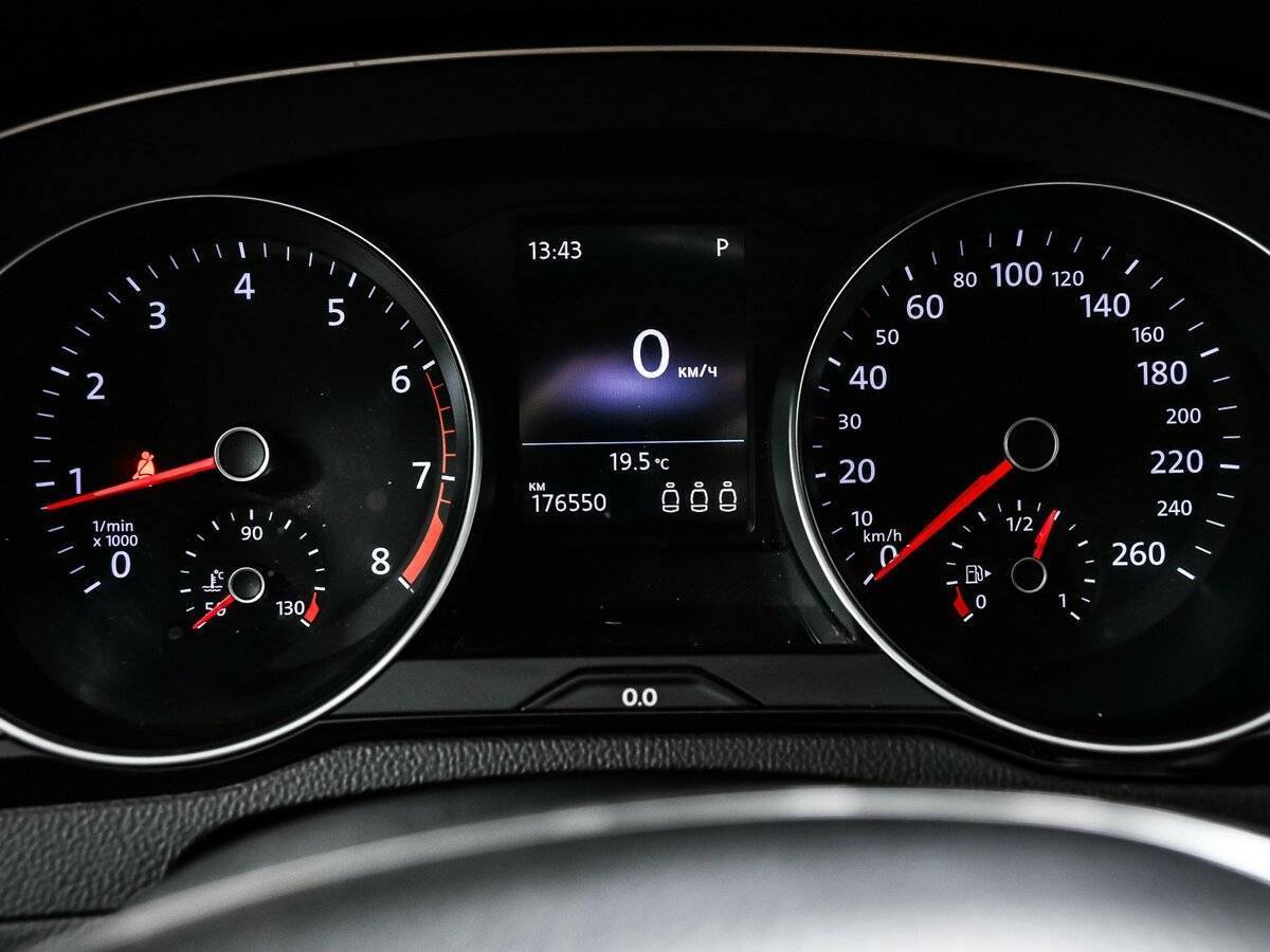 Купить Volkswagen Passat, 2018, 176 549 км, фото №10