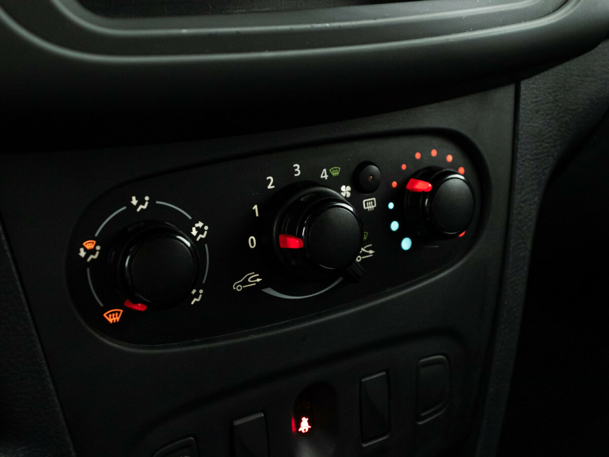 Купить Renault Logan II Рестайлинг, 2019, 166 258 км, фото №14