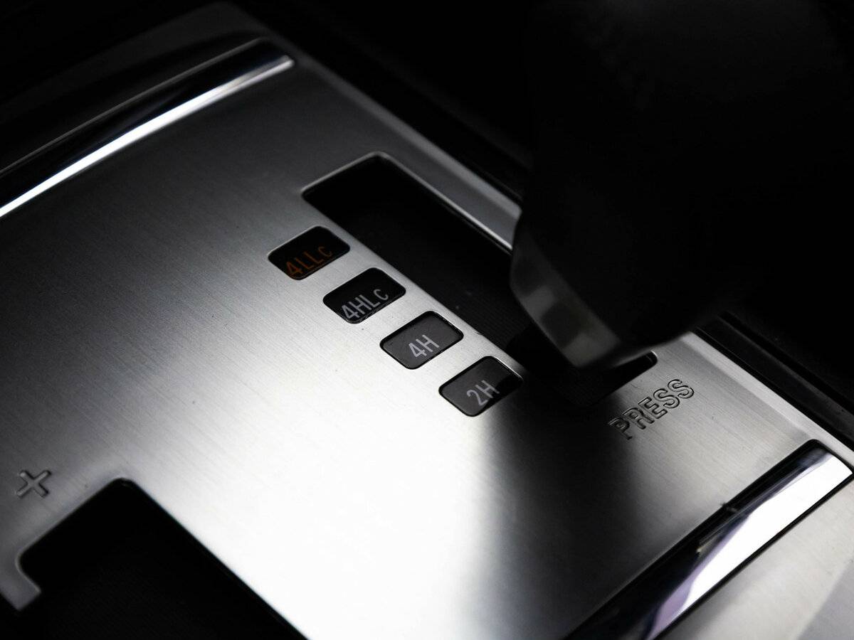 Купить Mitsubishi Pajero IV Рестайлинг 2, 2017, 110 534 км, фото №17