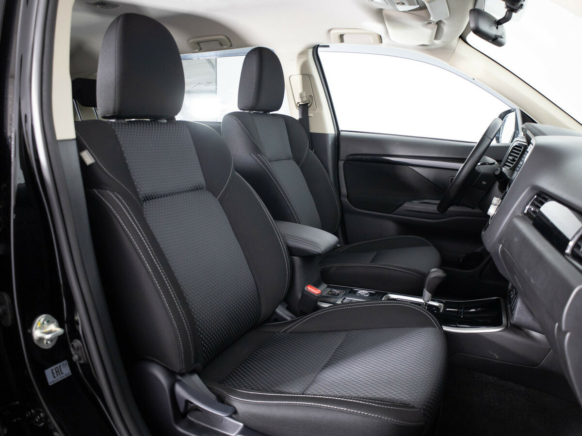 Купить Mitsubishi Outlander III Рестайлинг 3, 2020, 76 905 км, фото №8