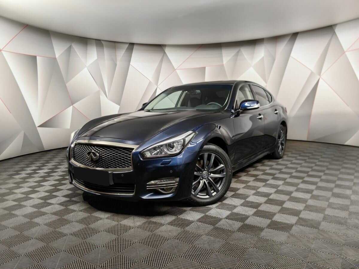 Infiniti Q70